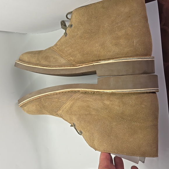 Clarks Men\'s Tan Brown Suede Lace Up Chukka Ankle Dress Boots Size 13 M Casual